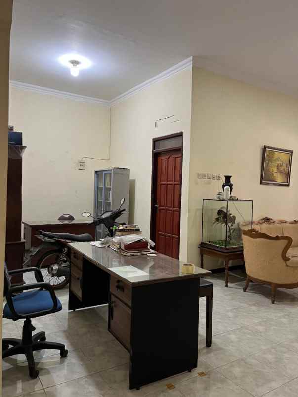 dijual rumah rungkut