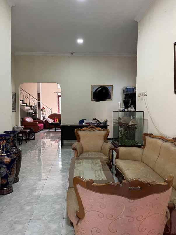 dijual rumah rungkut