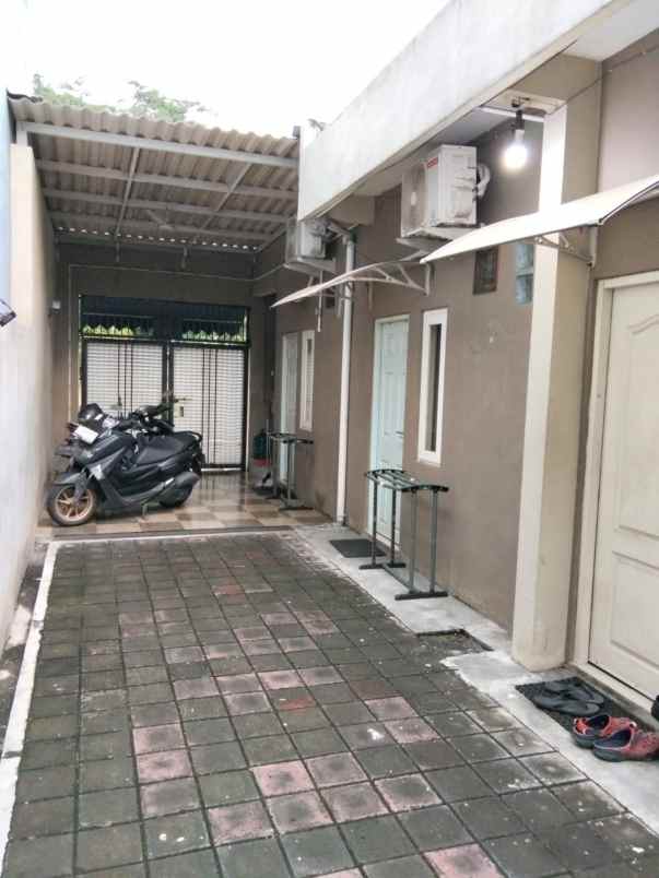 dijual rumah rungkut
