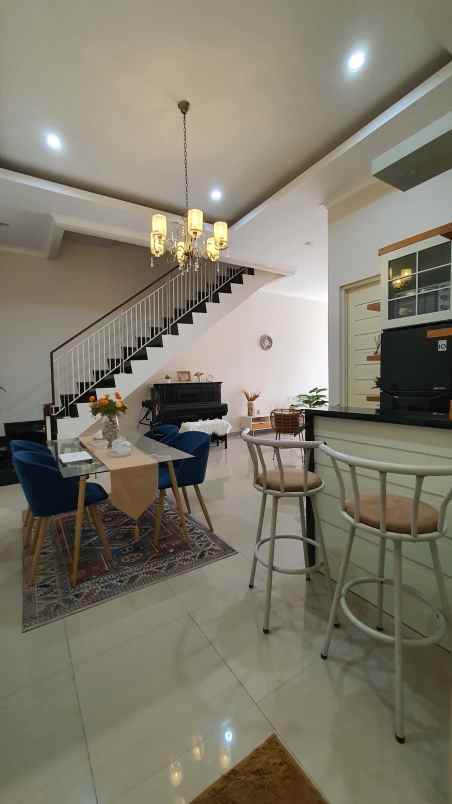 dijual rumah rungkut asri rungkut