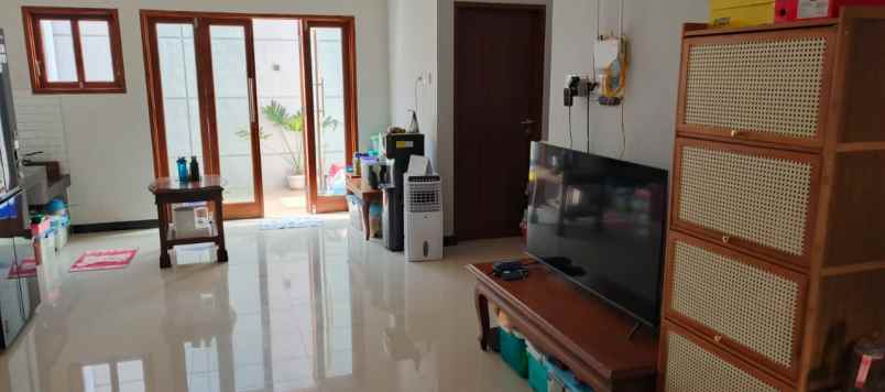 dijual rumah sapphire madani