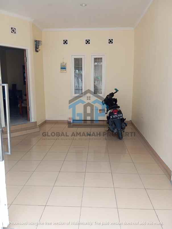 dijual rumah sariwangi