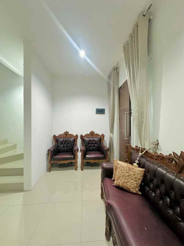 dijual rumah sawangan depok