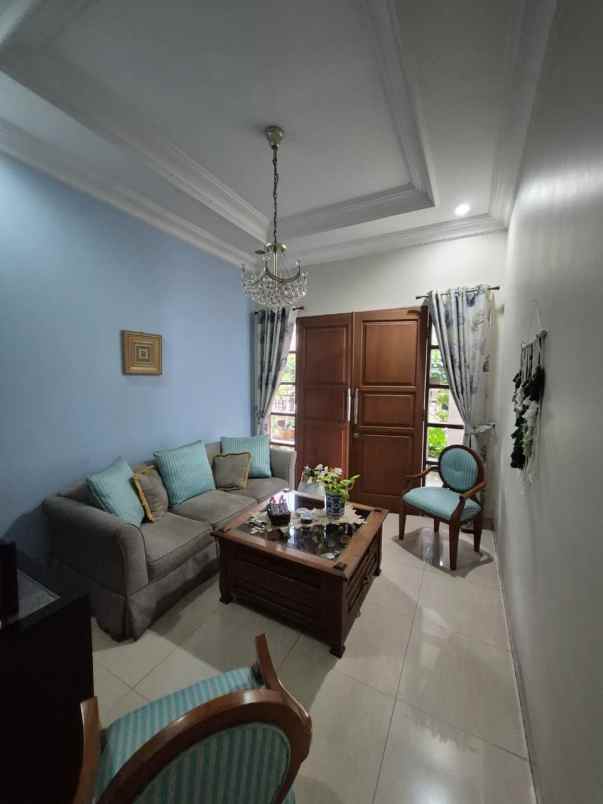 dijual rumah secondary dalam komplek siap huni