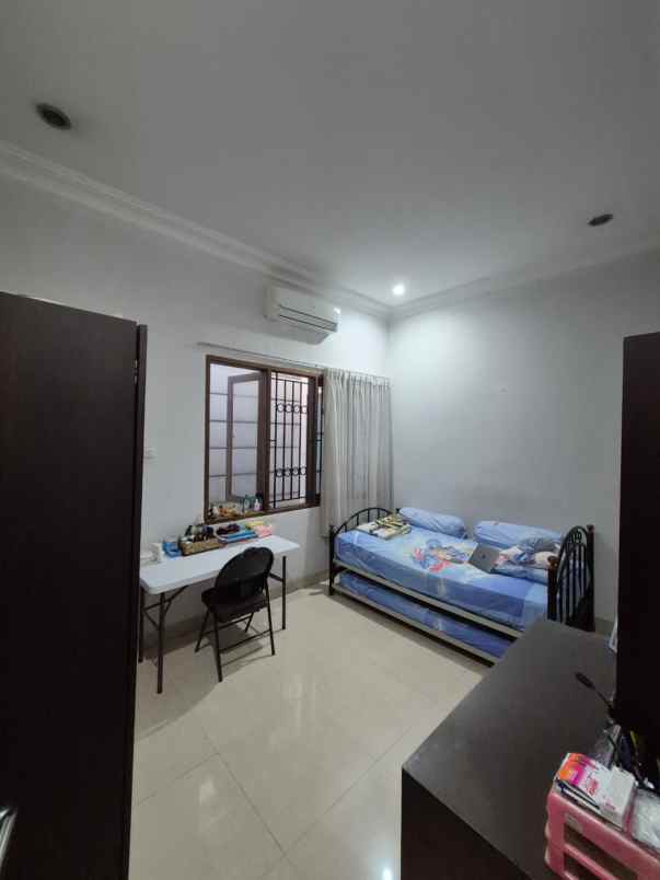 dijual rumah secondary dalam komplek siap huni