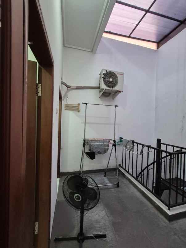 dijual rumah secondary dalam komplek siap huni