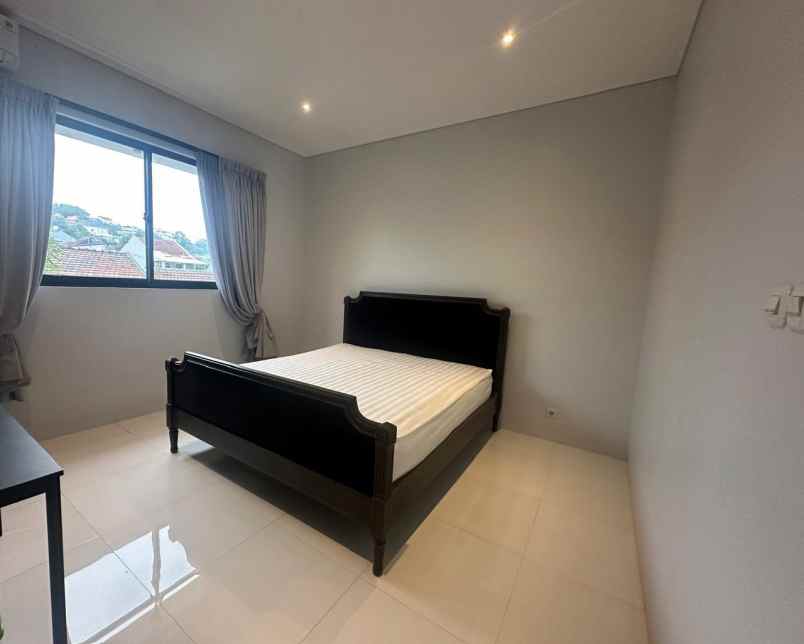 dijual rumah sentul city
