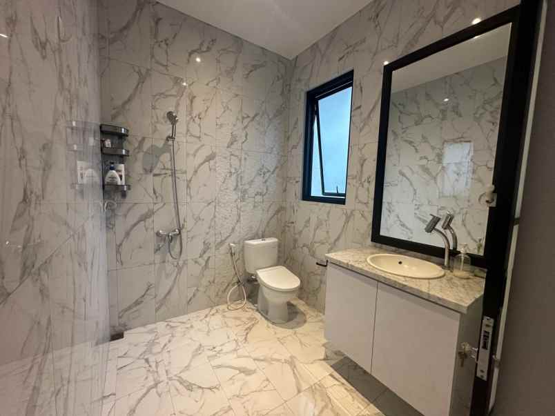 dijual rumah sentul city