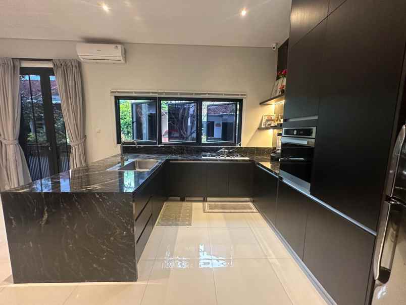 dijual rumah sentul city