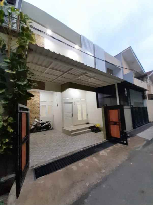 dijual rumah serengseng sawah