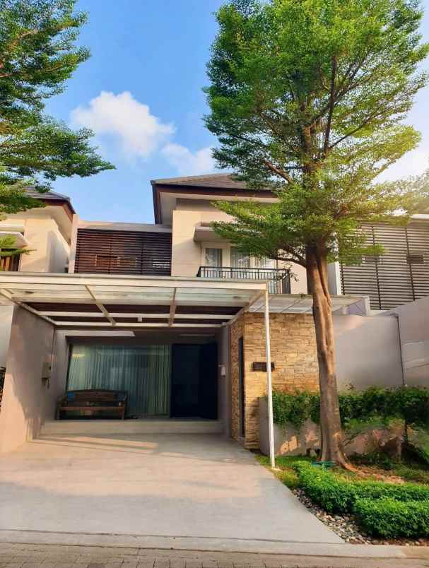 dijual rumah serenia hills