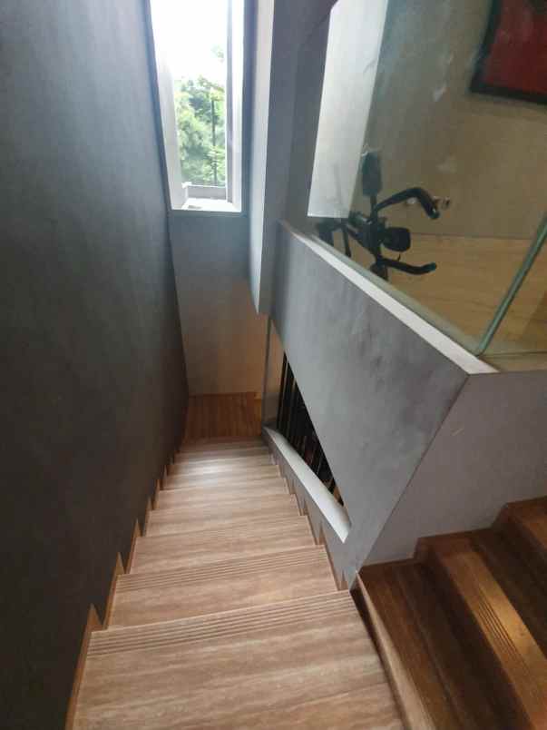 dijual rumah serenia hills