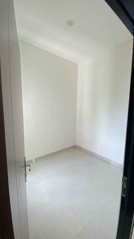 dijual rumah serua ciputat tangerang