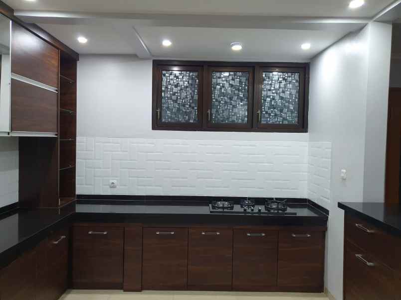 dijual rumah setiabudi setiabudhi