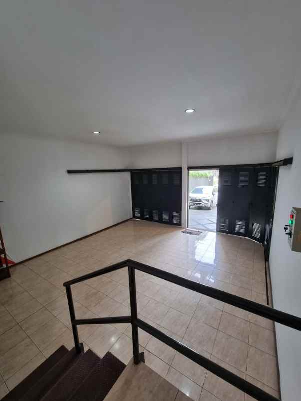 dijual rumah setra duta bandung utara