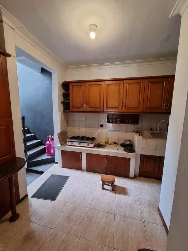 dijual rumah setra duta bandung utara