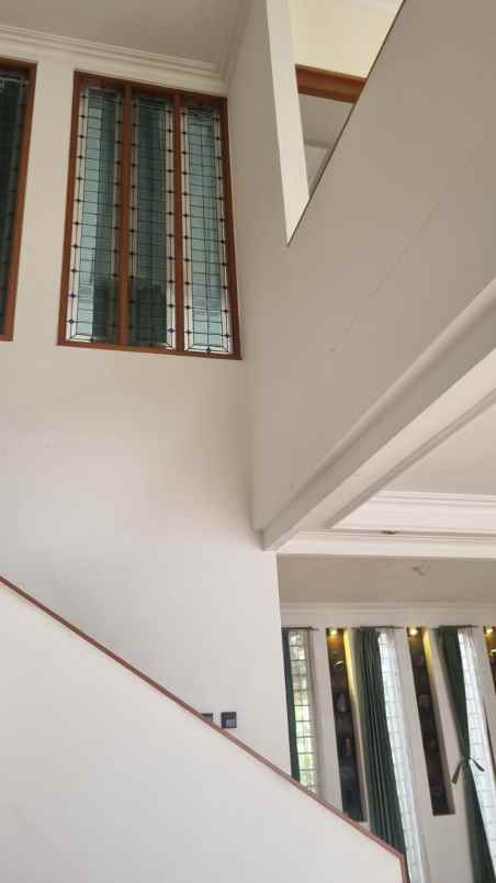 dijual rumah setra duta bandung utara