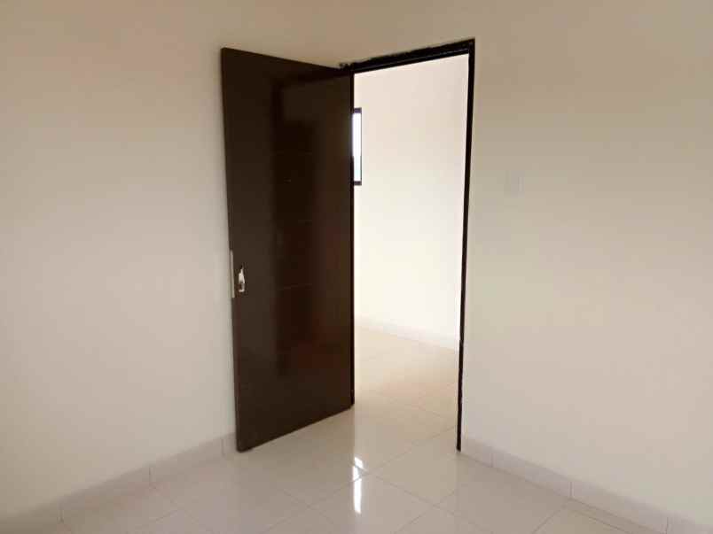 dijual rumah setu bekasi