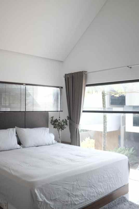 dijual rumah setu cipayung