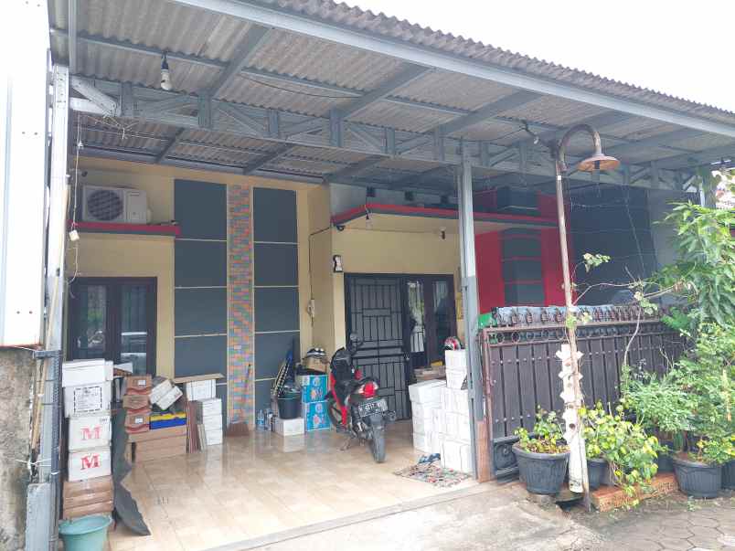 dijual rumah shm strategis
