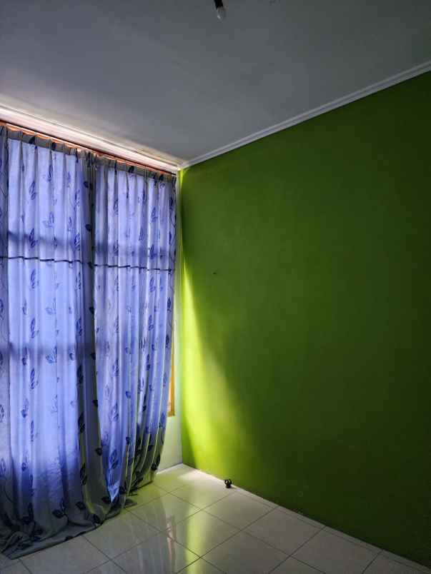 dijual rumah siap huni 2 lantai lokasi sawojajar