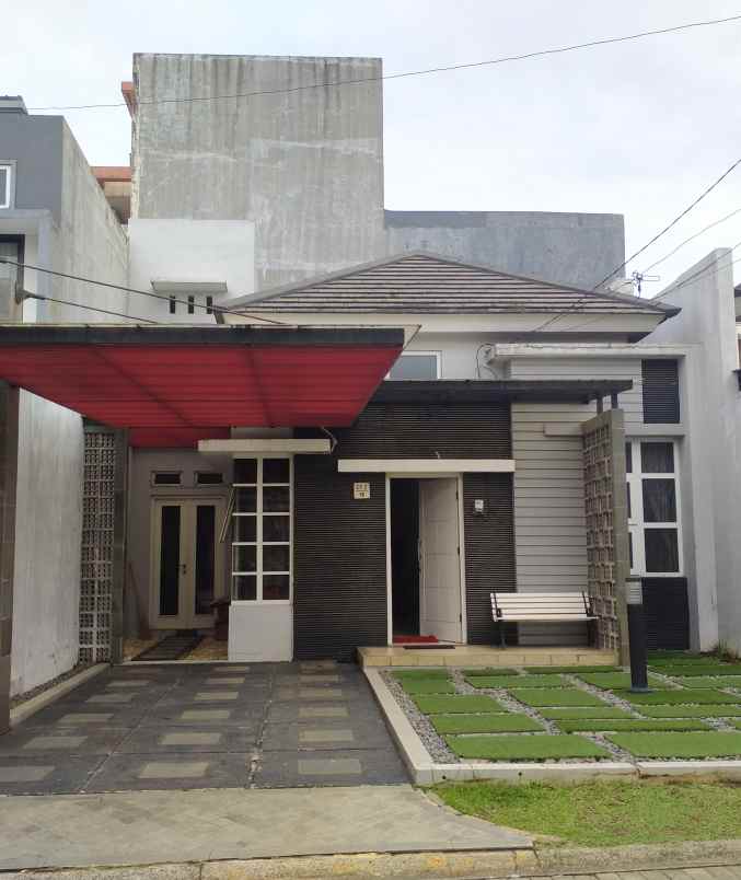 dijual rumah siap huni rapi bersih