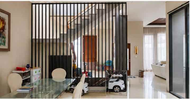 dijual rumah singgasana pradana