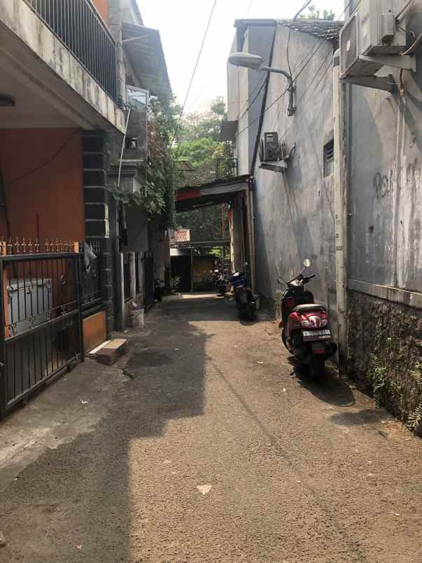dijual rumah srengseng