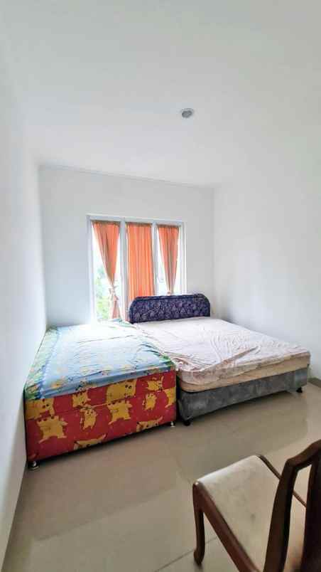 dijual rumah srengseng kembangan