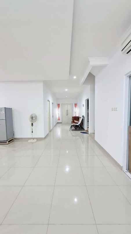 dijual rumah srengseng kembangan
