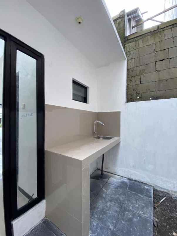 dijual rumah strategis dekat kampus umm