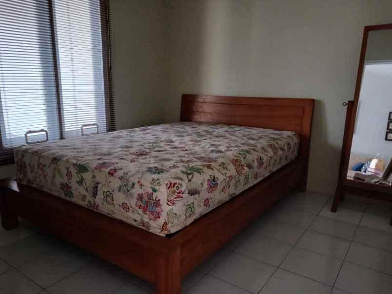 dijual rumah surya regency