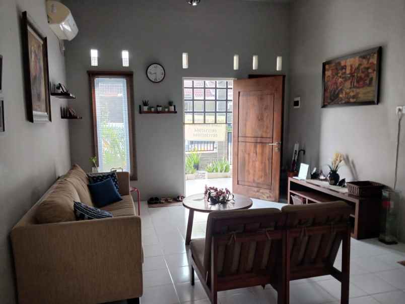 dijual rumah surya regency