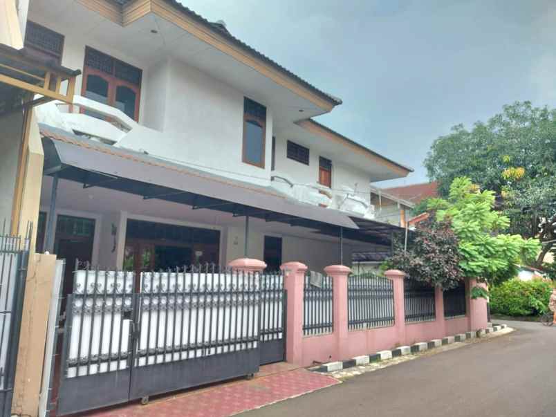 dijual rumah taman buaran indah 1