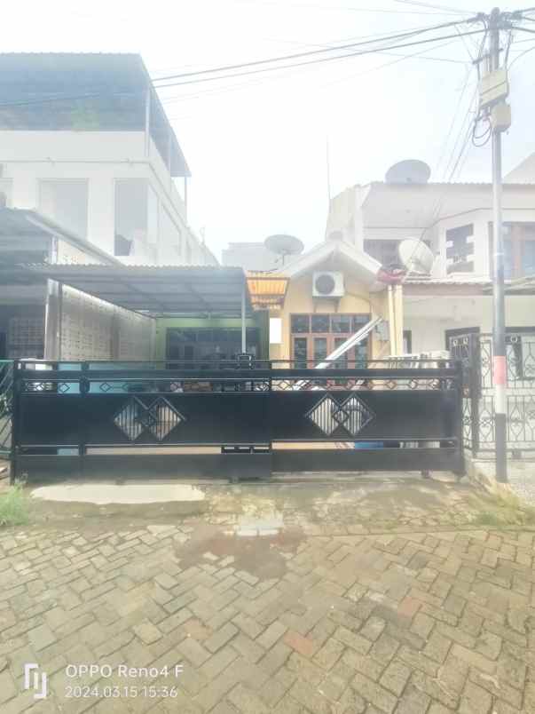 dijual rumah taman pegangsaan indah