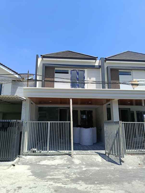 dijual rumah taman pondok indah