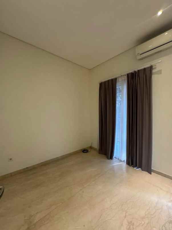 dijual rumah taman puspa raya citraland