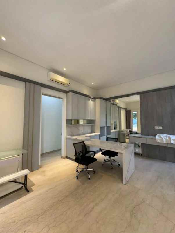 dijual rumah taman puspa raya citraland