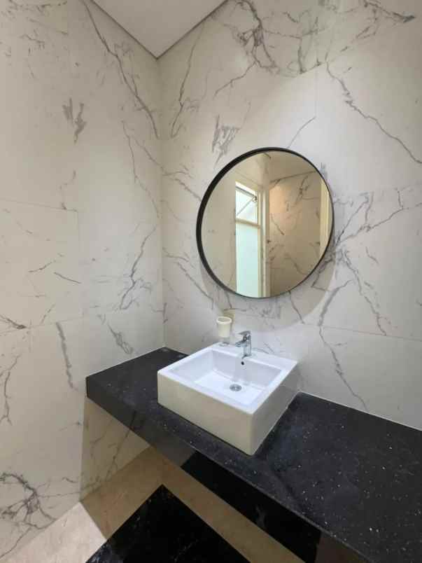 dijual rumah taman puspa raya citraland
