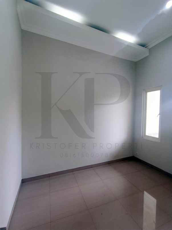 dijual rumah taman sutorejo