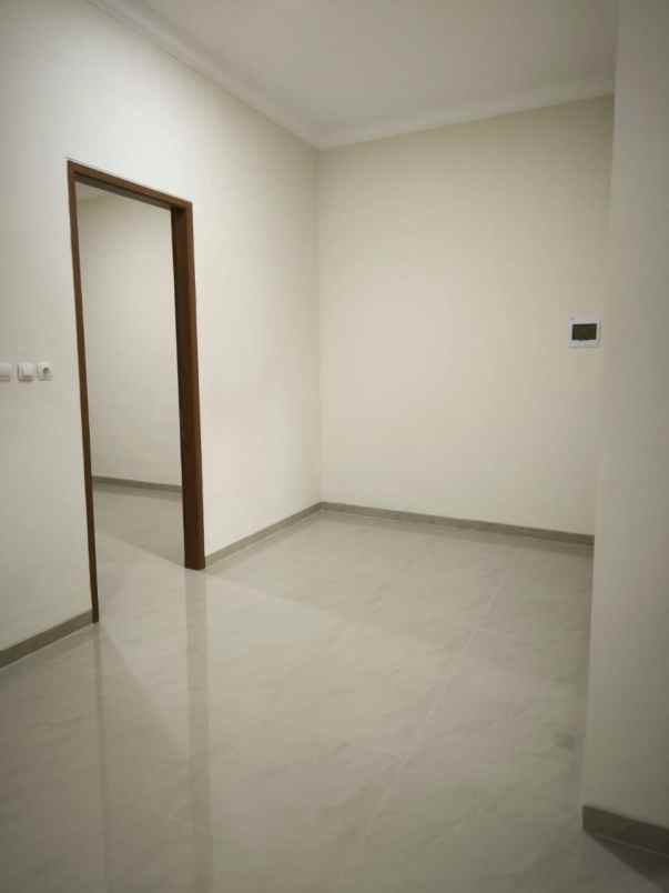 dijual rumah tambora