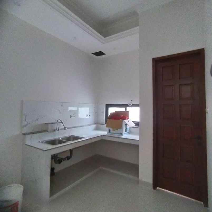 dijual rumah tanah baru