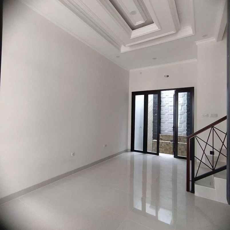 dijual rumah tanah baru