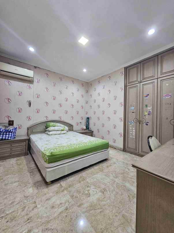 dijual rumah tanjung barat jagakarsa