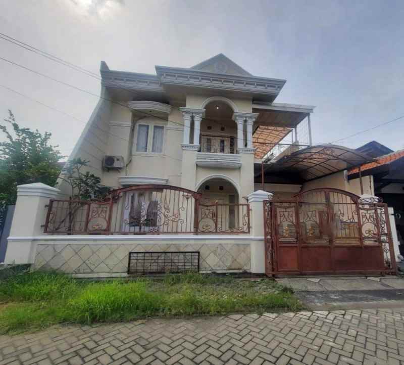 dijual rumah tenggilis