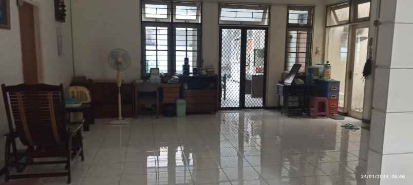 dijual rumah tenggilis mejoyo