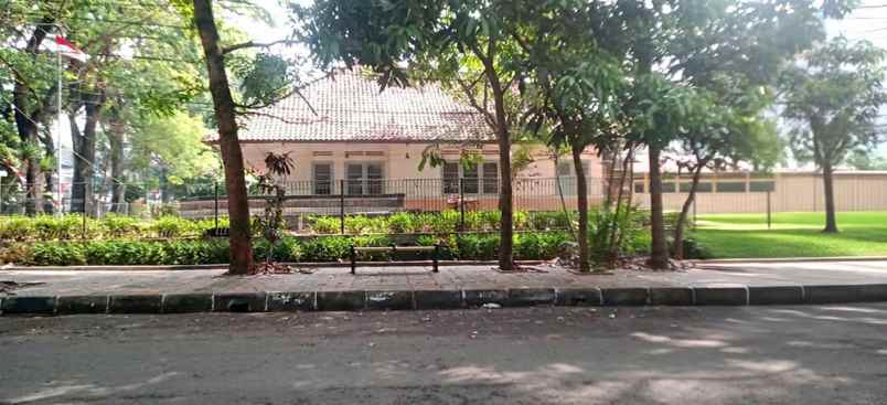 dijual rumah teuku umar