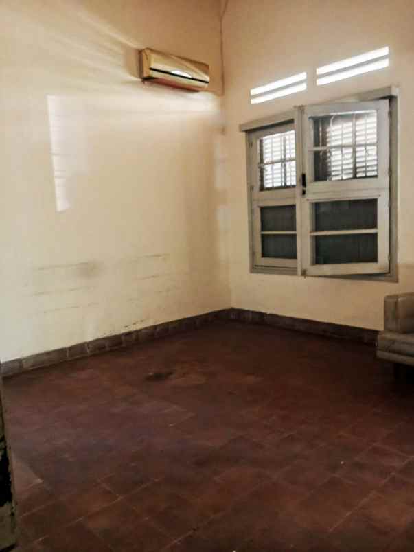 dijual rumah teuku umar