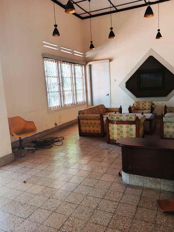 dijual rumah teuku umar