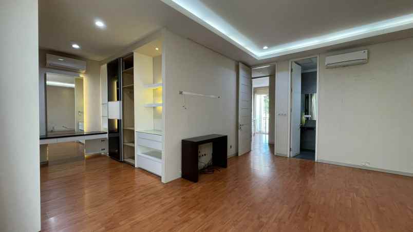 dijual rumah the mansion pakuwon indah